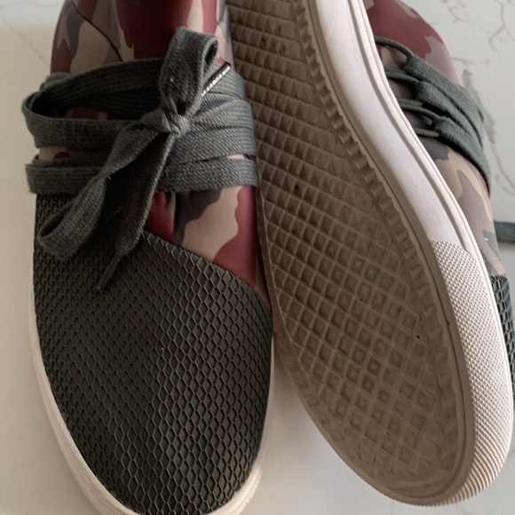 Steve Madden como sneakers size 10 - Picture 3 of 7